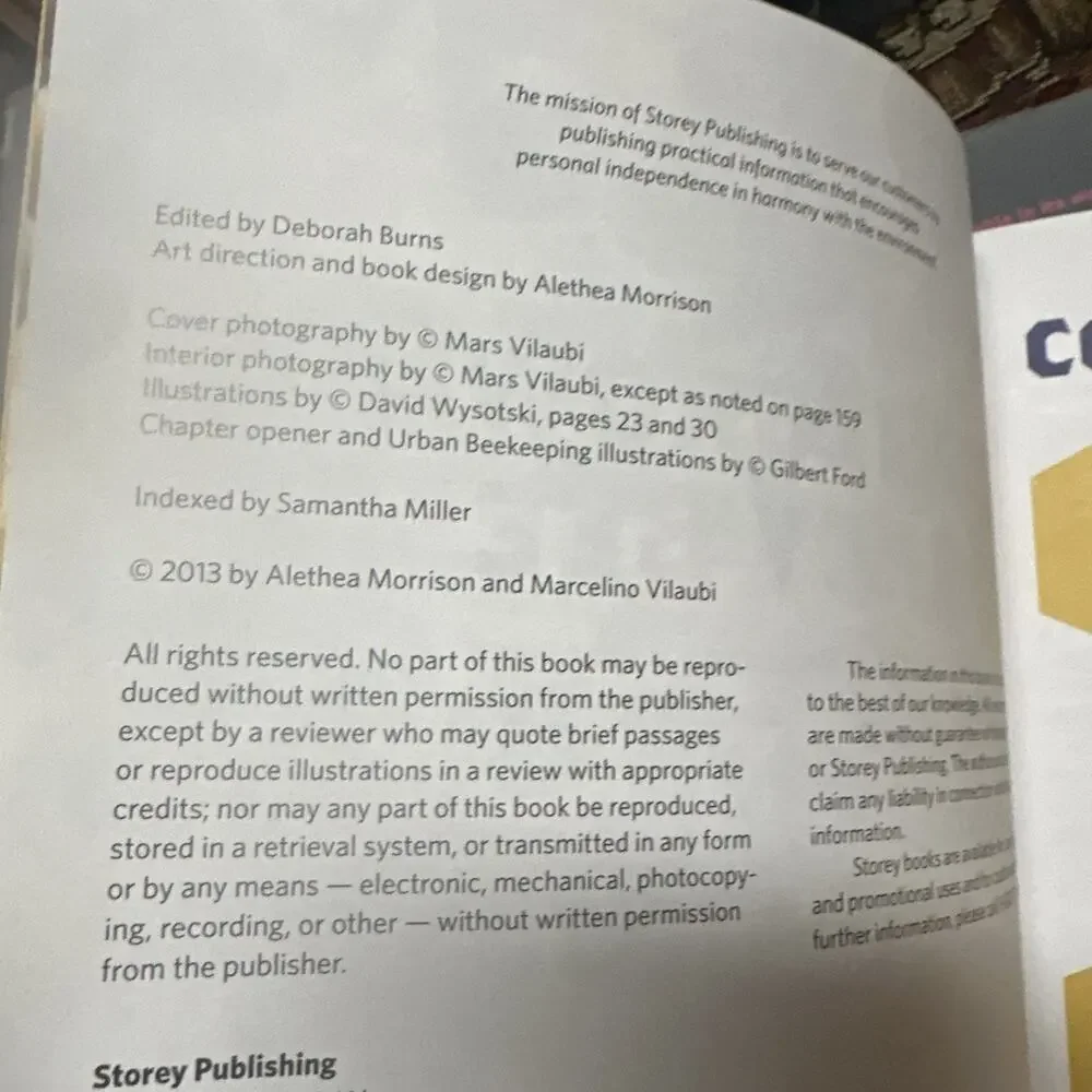 Homegrown Honey Bees A Beginner's Guide‎ Book